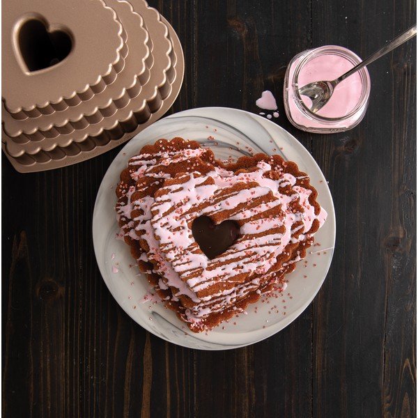 Форма за торта с карамел , 2,8 л Heart - Nordic Ware-image-1