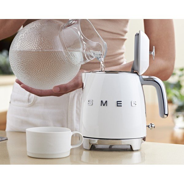 Бяла електрическа кана от неръждаема стомана 800 ml Retro Style – SMEG-image-1