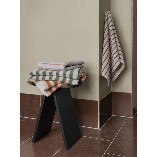 Зелена хавлиена кърпа от органичен памук 70x140 cm Arto – Blomus-image-1