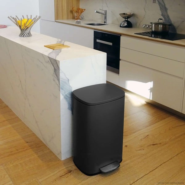 Матово черно стоманено кошче за боклук с педал 50 l   Akira – Spirella-image-1