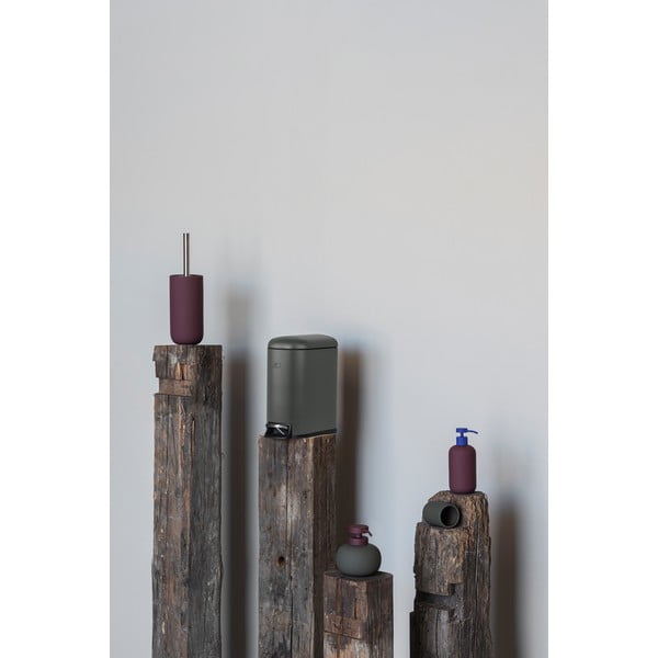 Тъмнолилав керамичен диспенсер за сапун 120 ml Lotus Play – Mette Ditmer Denmark-image-4