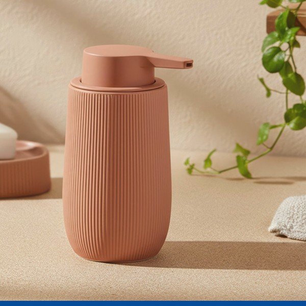 Кафяв пластмасов диспенсер за сапун 400 ml Fablo – Wenko-image-1