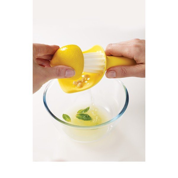 Жълта сокоизстисквачка с цедка Catcher - Joseph Joseph-image-1