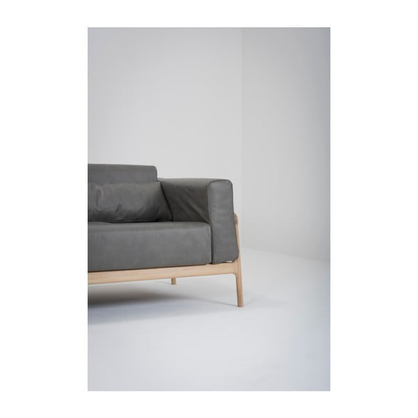 Тъмно сив диван от биволска кожа с масивна дъбова конструкция , 210 см Fawn - Gazzda-image-4