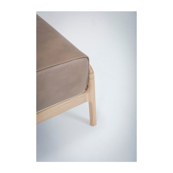 Светлокафява табуретка от биволска кожа с масивна дъбова конструкция Fawn - Gazzda-image-3
