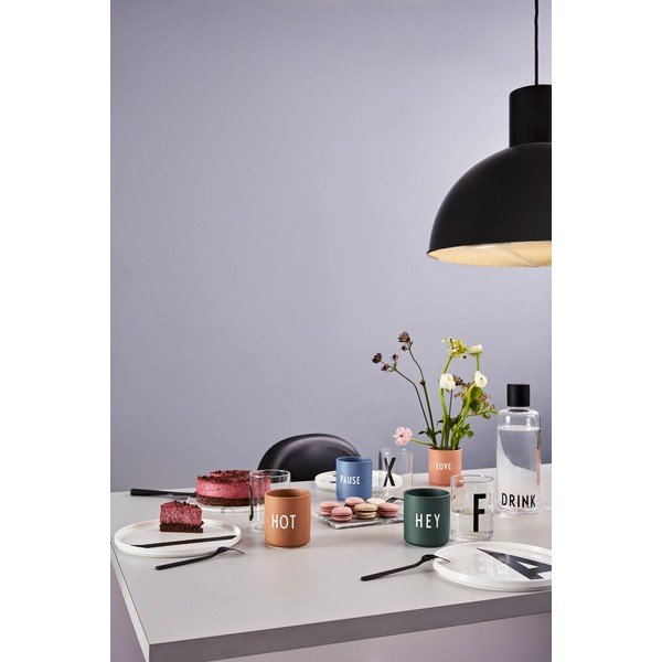 Тъмнозелена порцеланова чаша 300 ml Hey – Design Letters-image-3