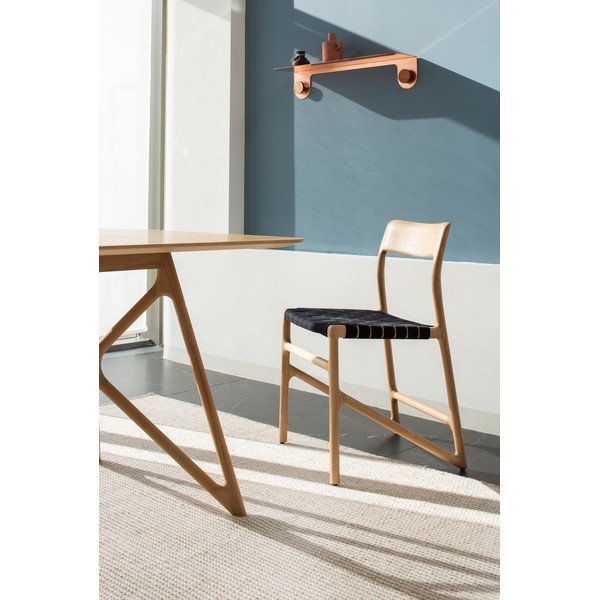 Трапезен стол от масивна дъбова дървесина с черна седалка Fawn - Gazzda-image-2