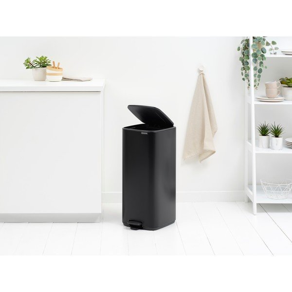 Матово черно стоманено кошче за боклук с педал 30 l Bo – Brabantia-image-2