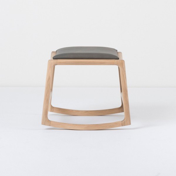 Отоман с масивна дъбова конструкция и детайли от сива биволска кожа Dedo - Gazzda-image-2