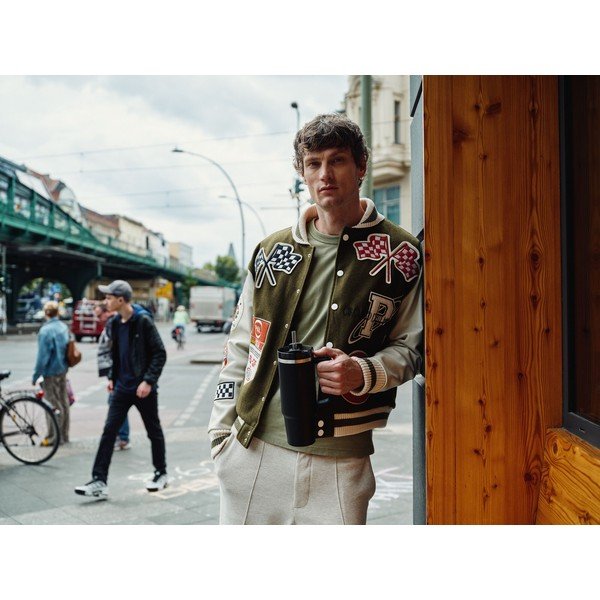 Черен термос със сламка от неръждаема стомана 890 ml Quencher H2.O FlowState™ Tumbler Black 2.0 – Stanley-image-1