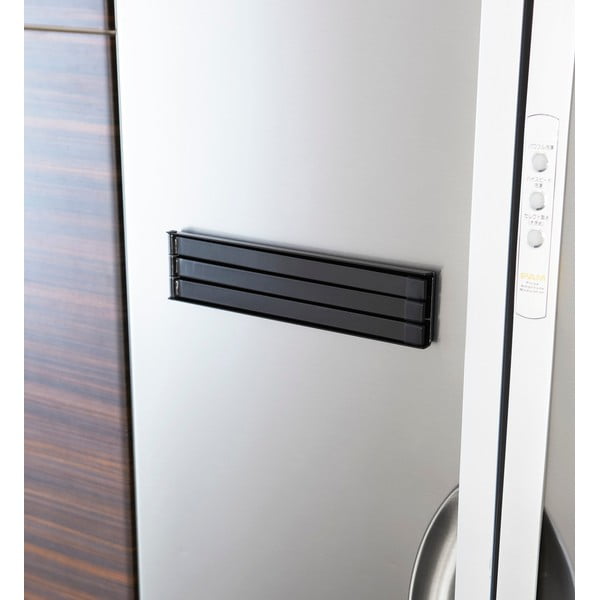 Черен магнитен накланящ се държач за кърпи Tower - YAMAZAKI-image-2