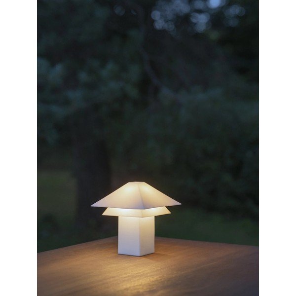 Бяла LED затъмняваща се настолна лампа с метален абажур (височина 33,5 cm) Sanaka – Blomus-image-3