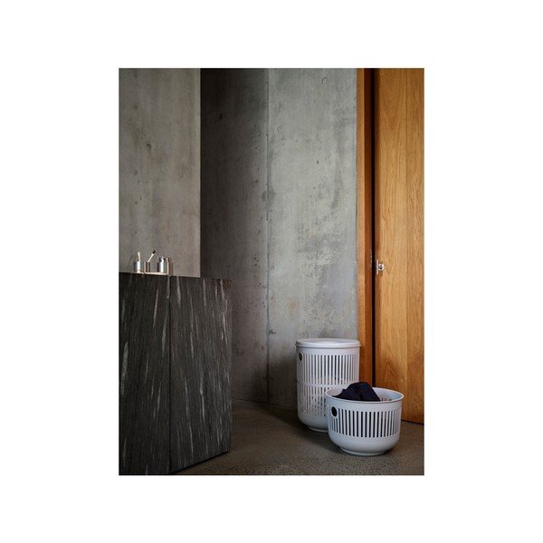 Светлосив пластмасов кош за пране 35 l Ume – Zone-image-1