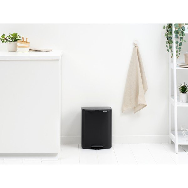 Матово черно стоманено кошче за боклук с педал 12 l Bo – Brabantia-image-1