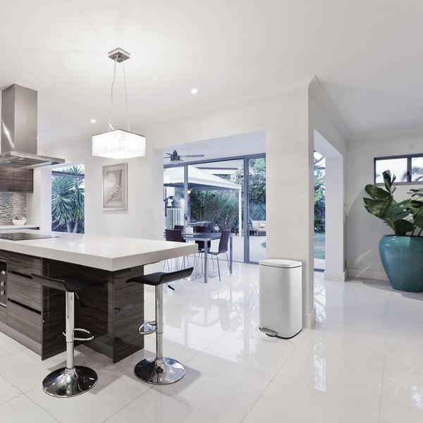 Стоманено кошче за боклук с педал в матово бял цвят 50 l   Akira – Spirella-image-2