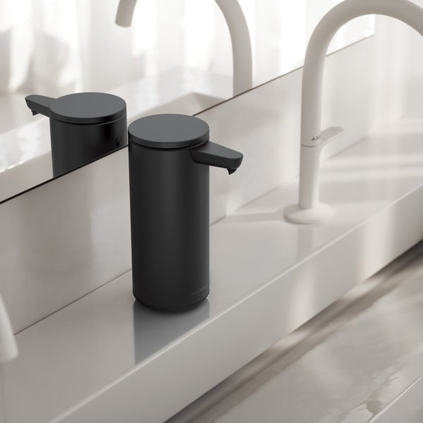 Черен автоматичен стоманен диспенсер за сапун 266 ml – simplehuman-image-1