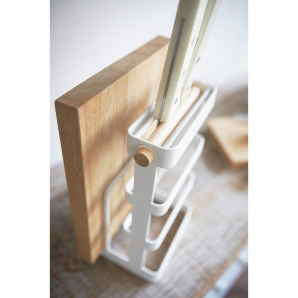 Bílý stojan s detailem z bukového dřeva na nože a prkénka YAMAZAKI Tosca-image-4
