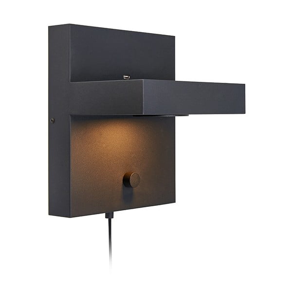 Черна стенна лампа с рафт и USB станция за зареждане Kubik - Markslöjd