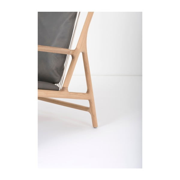 Фотьойл с масивна дъбова конструкция и седалка от сива биволска кожа Dedo - Gazzda-image-4