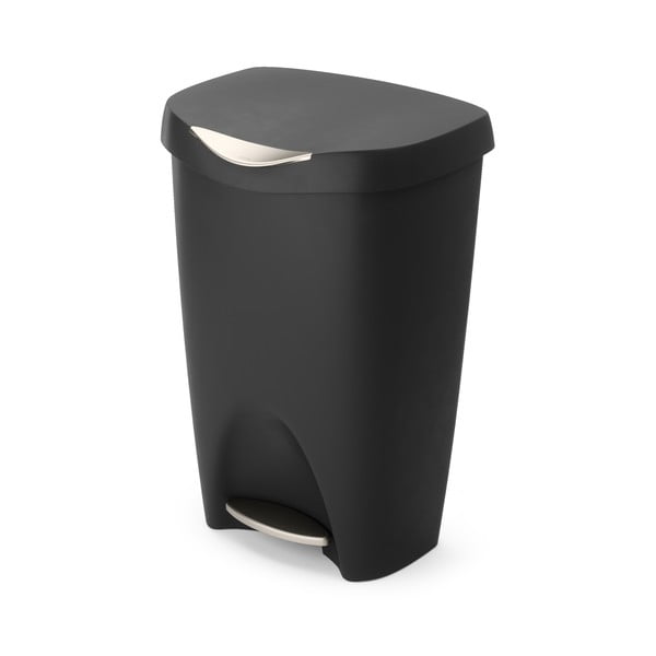 Черно пластмасово кошче за боклук с педал 50 l Brim – Umbra-image-4