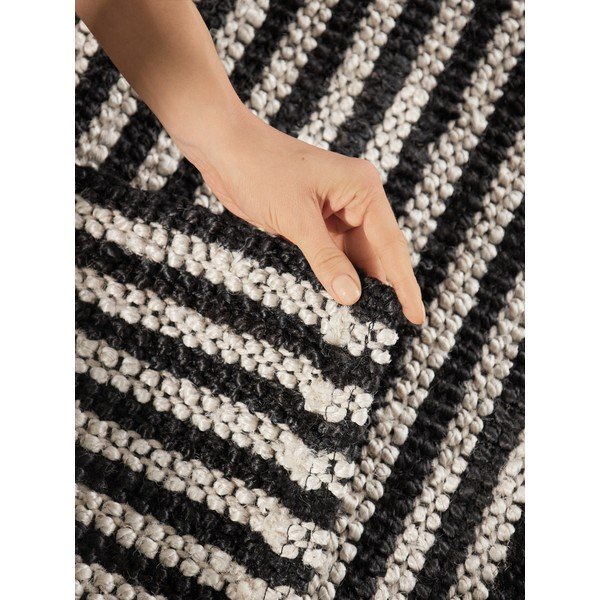 Черен ръчно изработен ютен килим 160x230 cm Harvest Ebony – Elle Decoration-image-4