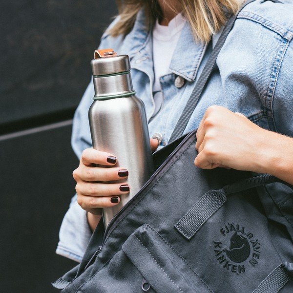 Термо бутилка от неръждаема стомана в сребрист цвят 750 ml – Black + Blum-image-4