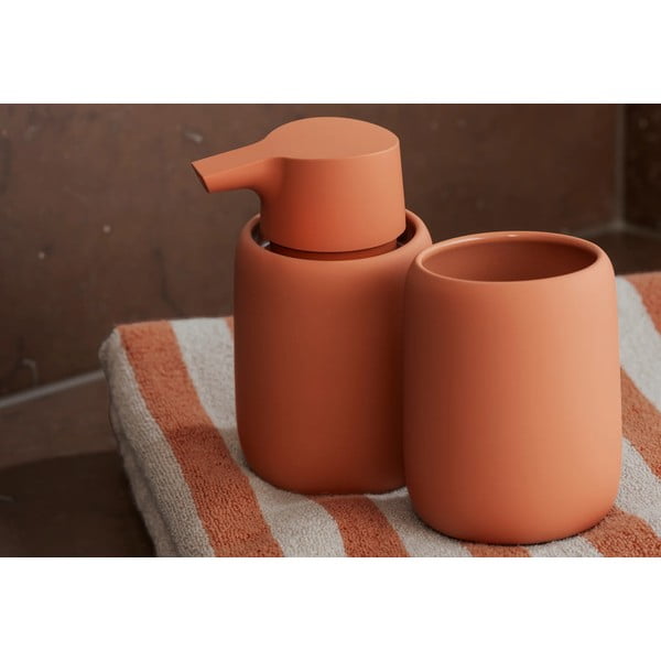 Оранжева/бежова хавлиена кърпа от органичен памук 70x140 cm Arto – Blomus-image-4