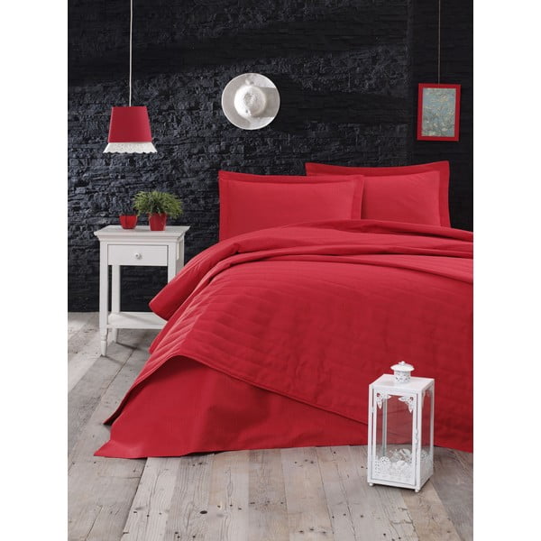 Червена ватирана покривка за двойно легло 220x240 cm Monart - Mijolnir