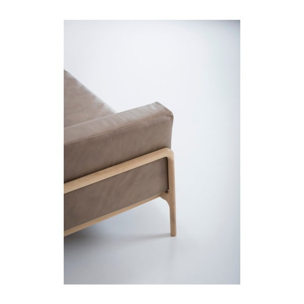 Светлокафяв диван от биволска кожа с масивна дъбова конструкция , 240 см Fawn - Gazzda-image-3