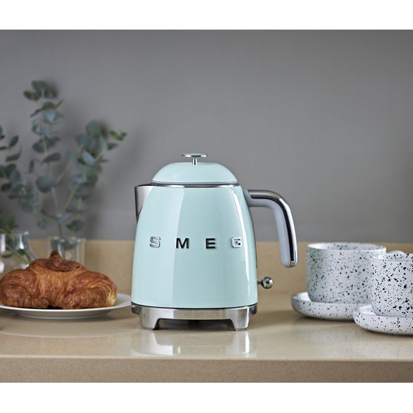 Светлозелена електрическа кана от неръждаема стомана 800 ml Retro Style – SMEG-image-3