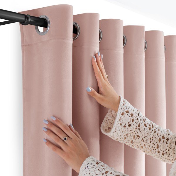Светлорозова затъмняваща завеса 265x270 cm Velto – Filumi-image-4