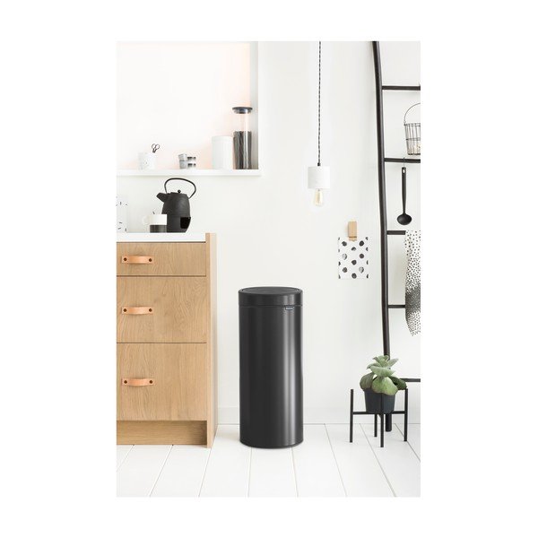 Матово черно стоманено кошче за боклук отваряне с докосване 30 l Touch Bin – Brabantia-image-1