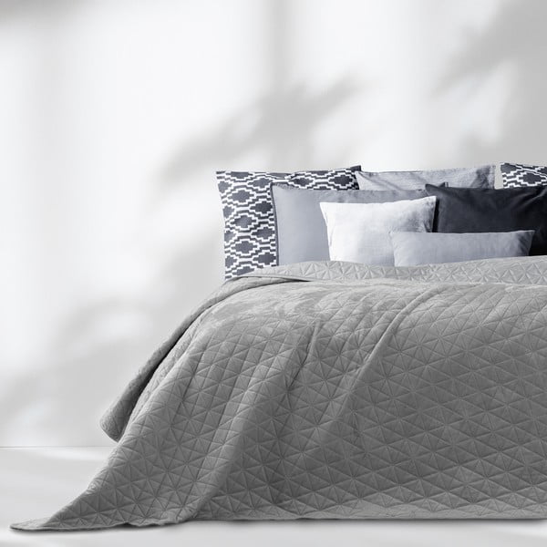 Светлосива покривка за легло Silver, 260 x 240 cm Laila - AmeliaHome