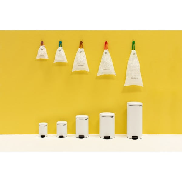 Бяло стоманено кошче за боклук с педал 30 l NewIcon – Brabantia-image-4
