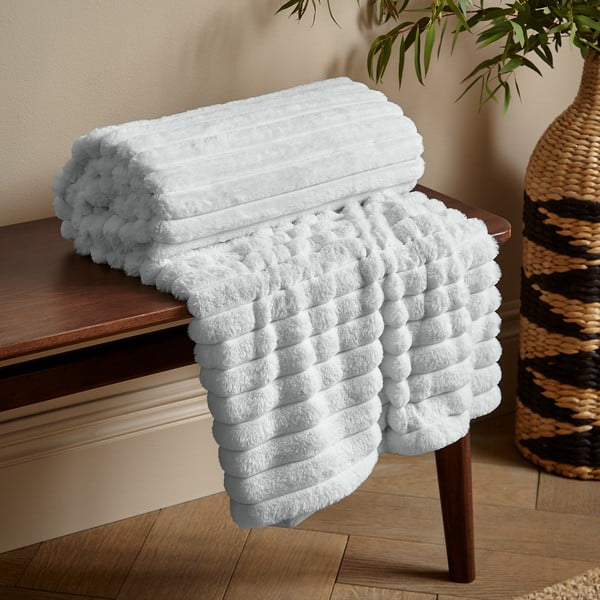 Бяло одеяло от микроплюш 130x170 cm Cosy Ribbed – Catherine Lansfield-image-1