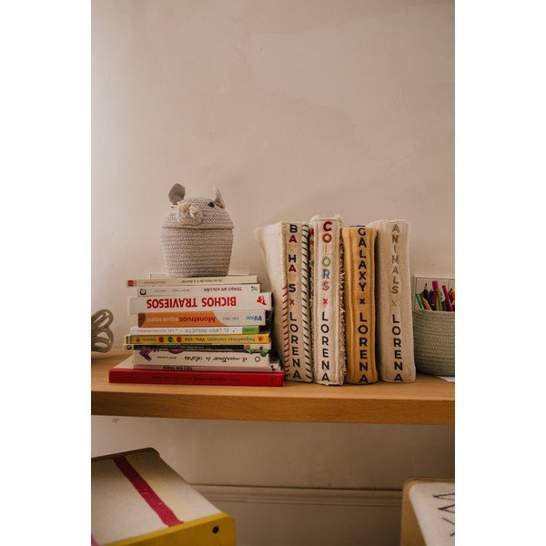 Сива текстилна детска кошница за играчки ø 15x15 cm Mini Renata the Rat – Lorena Canals-image-2