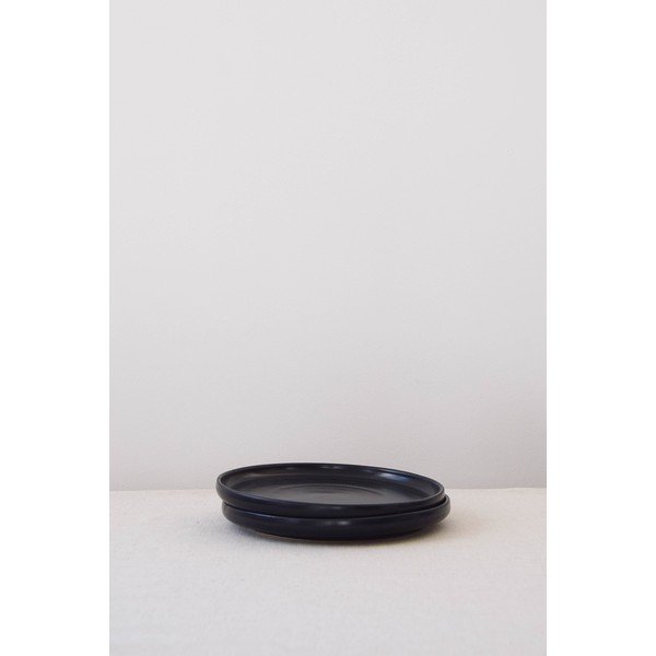 Малка чиния от черен фаянс , ø 20 cm Luna - ÅOOMI-image-1