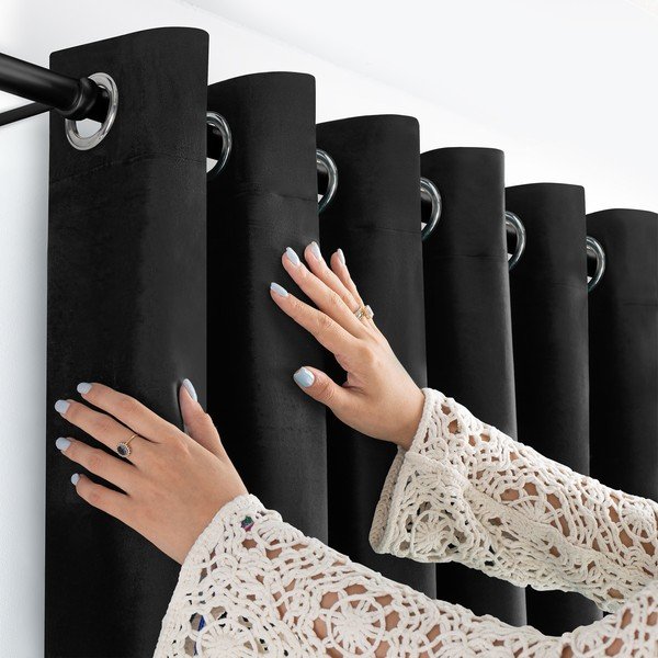 Черна затъмняваща завеса 140x300 cm Velto – Filumi-image-2