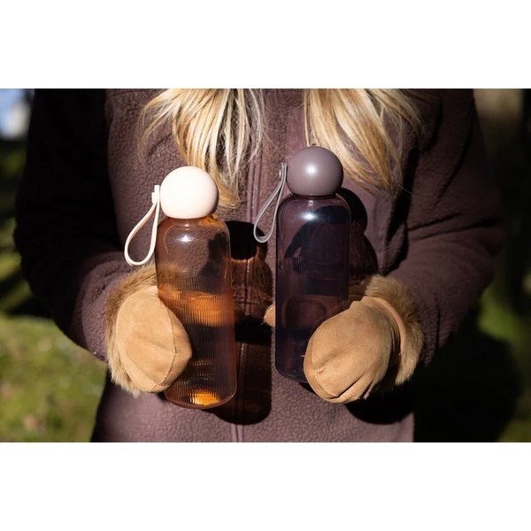 Кафява бутилка за пътуване бутилка  от рециклирана пластмаса 650 ml Tom – Sagaform-image-3