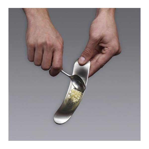 Nerezové klolébkové mačkadlo na česnek Joseph Joseph Garlic Rocker-image-1