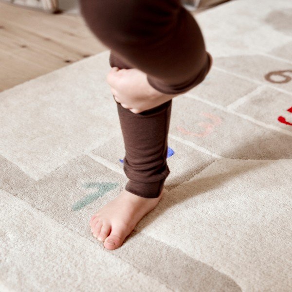 Ръчно изработено детско килимче за игра със смес от вълна 75x180 cm Rabbit Hopscotch – OYOY Mini-image-3