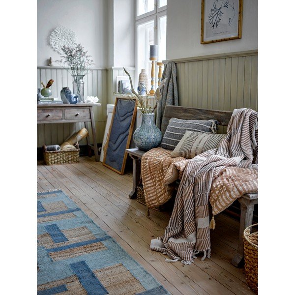 Одеяло от рециклиран памук за TV в естествен цвят 160x130 cm Isnel – Bloomingville-image-1