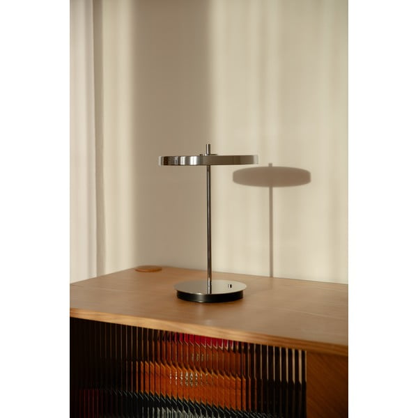 LED затъмняваща се настолна лампа с метален абажур в сребрист цвят (височина 31 cm) Asteria Move – UMAGE-image-1