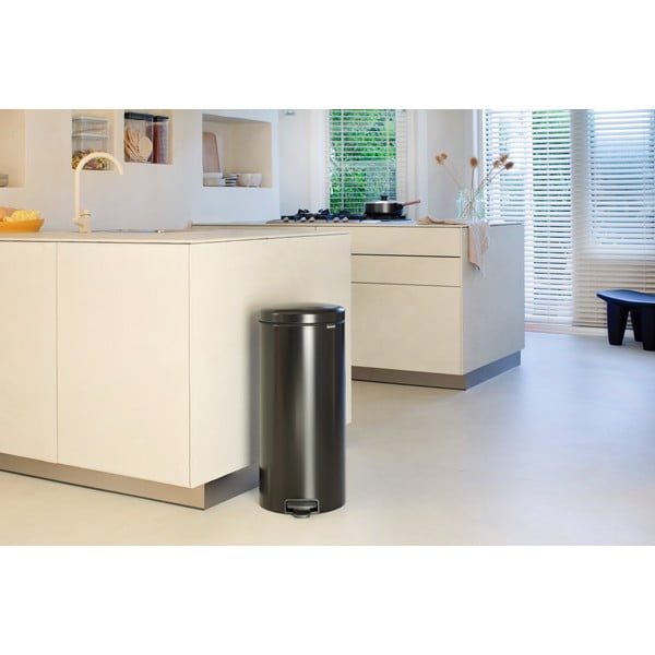 Матово черно стоманено кошче за боклук с педал 30 l NewIcon – Brabantia-image-3