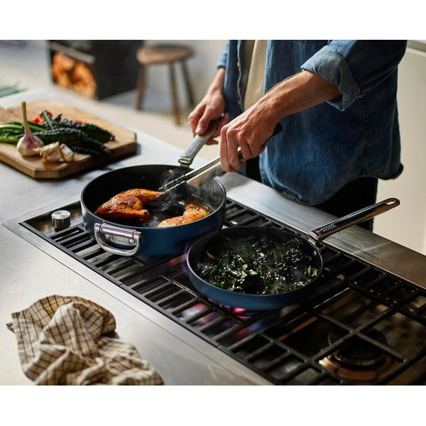 Тигани 2 бр. с керамично покритие Space – Joseph Joseph-image-1