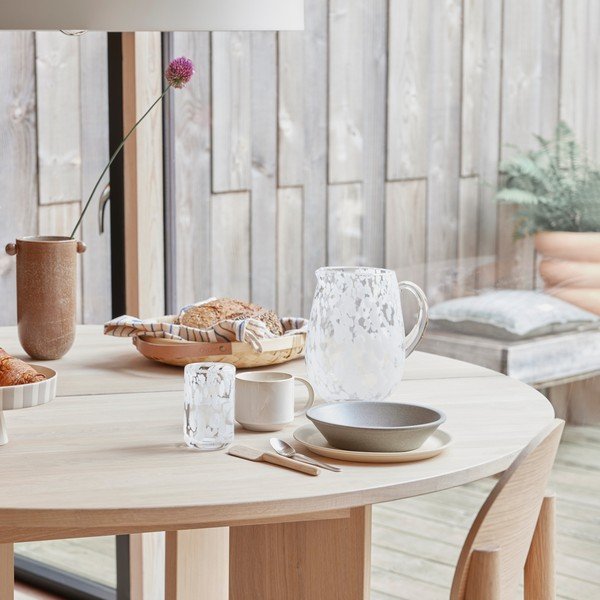 Трапезен стол от масивен ясен в светло естествен цвят Oy – OYOY Living Design-image-3
