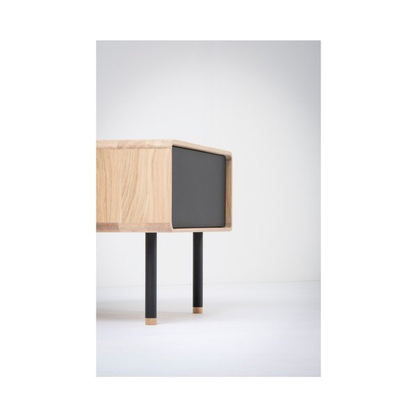 Нощно шкафче от дъбово дърво с черно чекмедже Fina - Gazzda-image-4