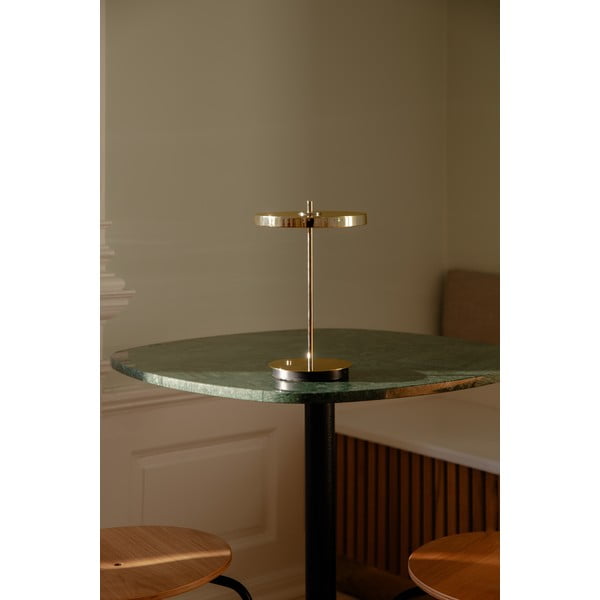 LED затъмняваща се настолна лампа с метален абажур в златист цвят (височина 31 cm) Asteria Move – UMAGE-image-1