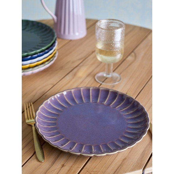 Тъмнолилава глинена чиния ø 27 cm Latina – Bloomingville-image-1