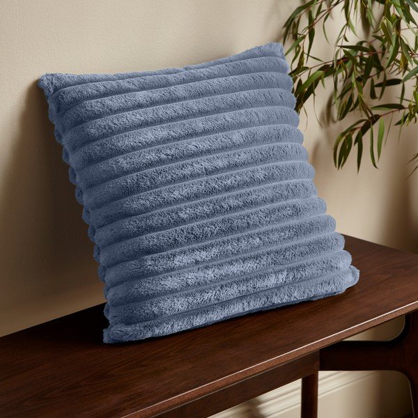 Декоративна възглавница от микроплюш 45x45 cm Cosy Ribbed – Catherine Lansfield-image-1